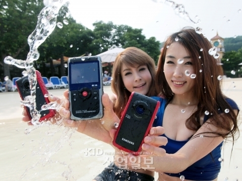 아웃도어형 포켓 캠코더‘HMX-W200’ 출시