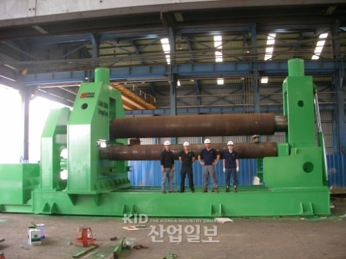 삼송디자인텍 ‘유압식 벤딩로라’