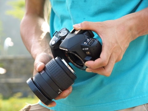 ‘고온다습에도 끄떡 없는 여름철 디카 관리법’