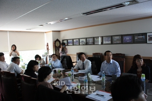 'SIMTOS 2012' 세계 4대 공작기계전 '힘찬 웅비'