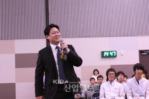 미래 기술주역들 데니스 홍교수를 만나다 