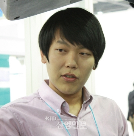 무인자동차 시대를 여는 국민大 연구원들