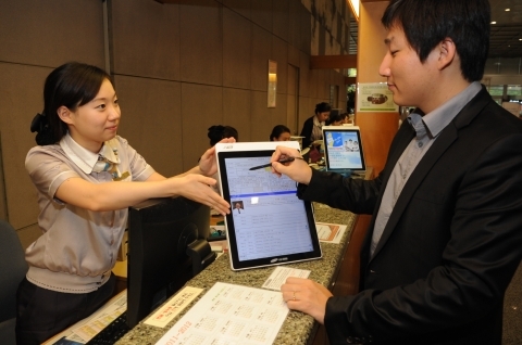 병원 원무창구에 등장한 태블릿 PC