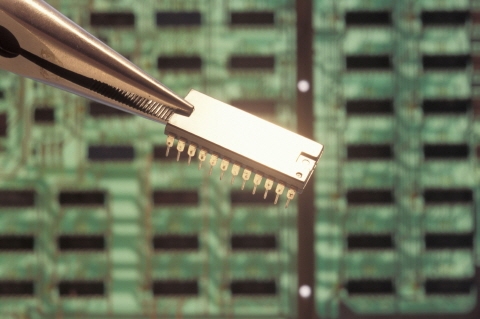 소재·부품 R&D 정부예산 60% 소재에 지원 