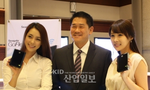 세계 최초 휴대용 무선 외장하드 출시 ‘눈길’