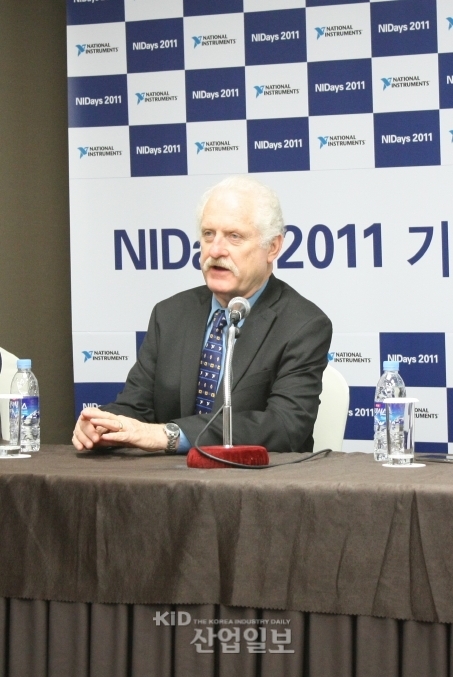 제어계측산업의 전설, NI CEO 제임스 트루차드 첫 방한