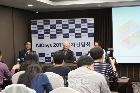 제어계측산업의 전설, NI CEO 제임스 트루차드 첫 방한