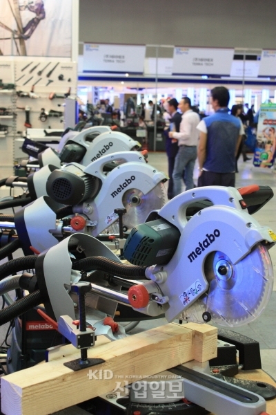 한-미 FTA '득 or 실' 산업별 전망 내놓아