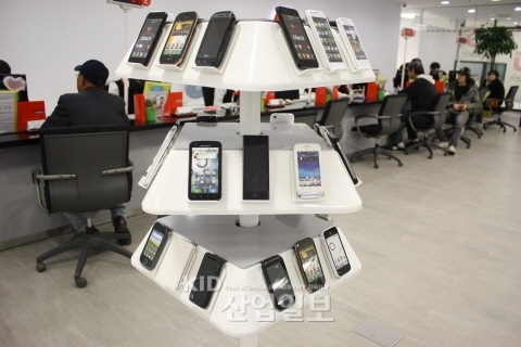 정부의 휴대폰 가격표시제, ‘허울’뿐?