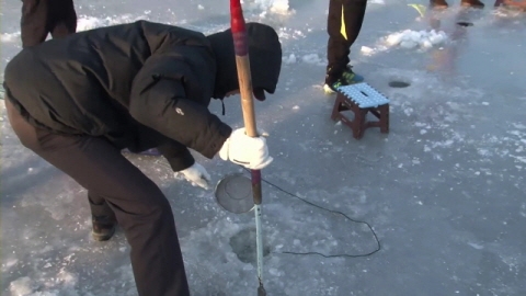 강추위 얼음낚시도 특허 받은 기능성 방한바지 지풀로 극복!