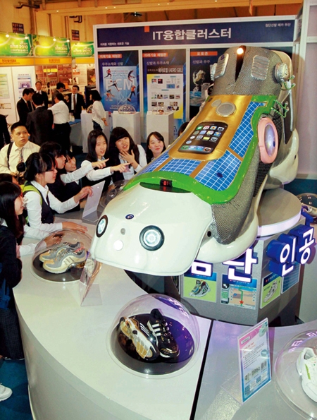 한·미 FTA 발효일 확정 후 각계 반응 들어보니