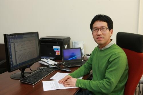 바이오 케미컬 생산 산업용 균주 개발을 위한 박테리아 게놈 엔지니어링 기술 연구