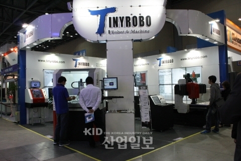 [SIMTOS2012] ㈜타이니로보,  산업기계 개발 ‘가격대비 성능’으로 승부수