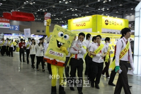 KINTEX는 지금 심토스(SIMTOS 2012) 열기로 ‘후끈’