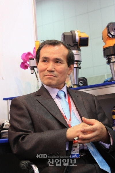 ㈜하이원앵글헤드스핀들, 공작기계도 스마트하게 ‘1대로 다공정 가능’