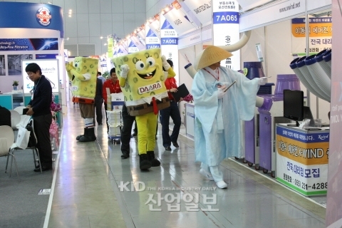 [REVIEW] ‘국내 최대, SIMTOS2012 (서울국제공작기계전)′