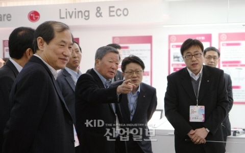 [TRENDS] 소재·부품 수출 607억불, 무역흑자 208억불 기록