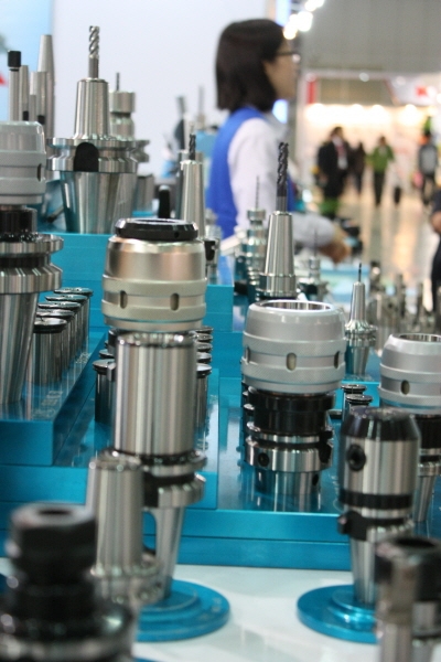 기계산업 고부가 산업으로 육성한다