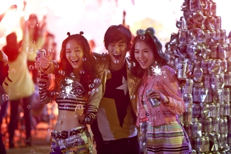 맥주 마시는 모습도 섹시해…김수현에 여심 ‘와르르’