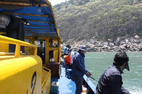 고래유선타고 바다낚시 즐기는 나는야 강태공
