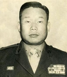 피격 전투기 몰고 적진 돌격, 조국 수호신 되다