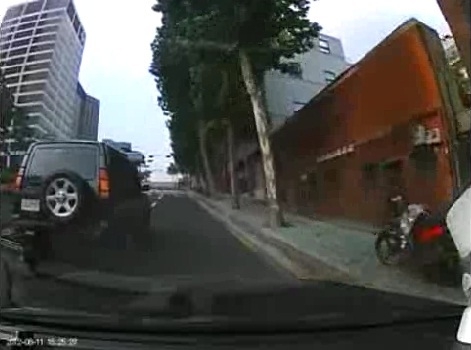 난폭 김사장 공개수배, 네티즌 뿔났다