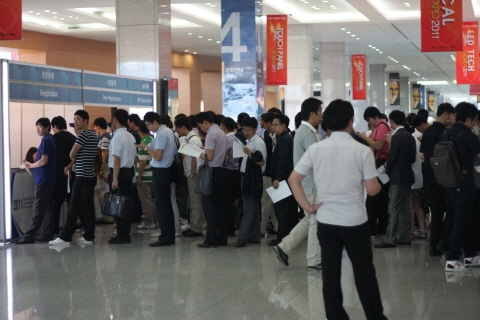 플렉시블 디스플레이 산업 '한 눈에'