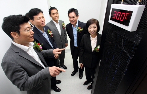 '블랙아웃(대정전)' 더위로 극복한다