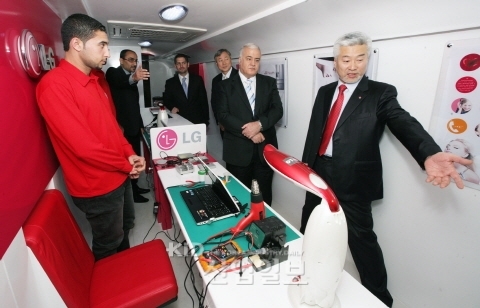 경기회복 지연, 계절요인 하반기 수출 경고등