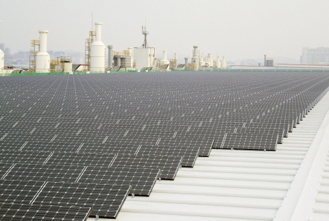 LG 태양광 사업, 공장지붕서 친환경 에너지 캔다 