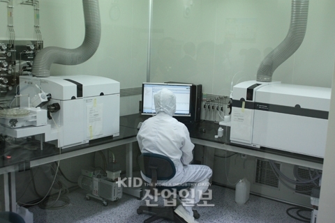 아태지역 최초의 클린룸 보유, 고객교육 분석센터 문 열어