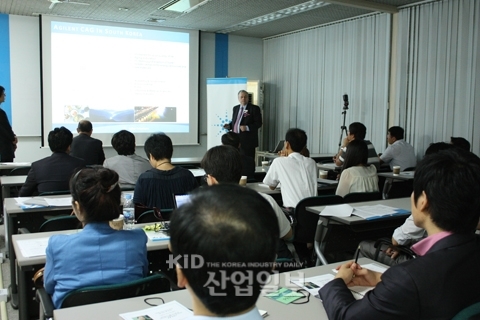 아태지역 최초의 클린룸 보유, 고객교육 분석센터 문 열어