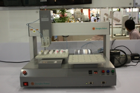 동부로봇, 신형 제조업용 로봇 ‘눈길’