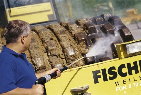 카처 '냉온수 겸용 고압세척기', 묵은 때 기름 때까지 말끔하게