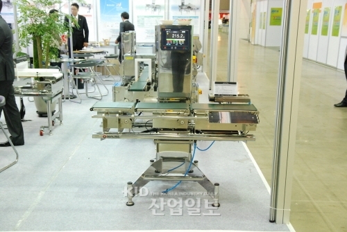 [2012 서울국제포장전 현장스케치] 중량선별기, 금속검출기의 명가 퀄리텍