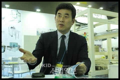 [서울국제포장기계전 2012 우수참가기업]_효원기계, 포장기계의 명품화·로봇화 꿈꾼다!