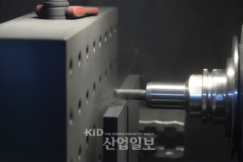 [TOOLS]한계가 없는 복합소재 