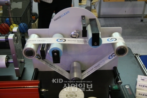 [2012 서울국제포장전 현장스케치] 블루스파크, “정전기와 이물을 동시에 제거”