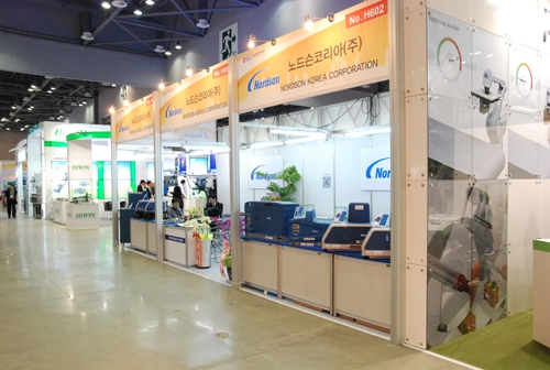 [2012 서울국제포장전 현장스케치] 노드슨코리아㈜, 핫멜트접작제 분사기 MESA 출품