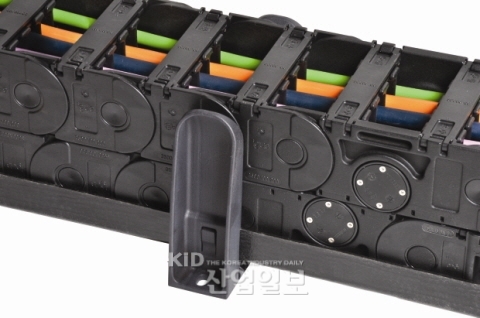 이구스, 장거리 이송 위한 경량 체인 출시