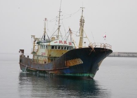 제주 바다서 불법조업 中어선 3척 나포 