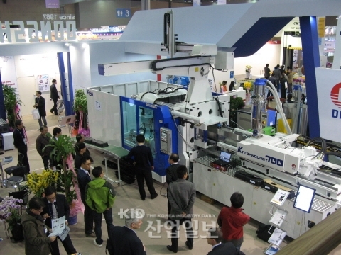 [INSIGHT] 이제 사출성형기도 ‘에너지 절감 시대’