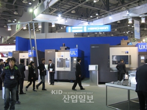 2월 공작기계 월 수주 감소…수요 약세 지속 