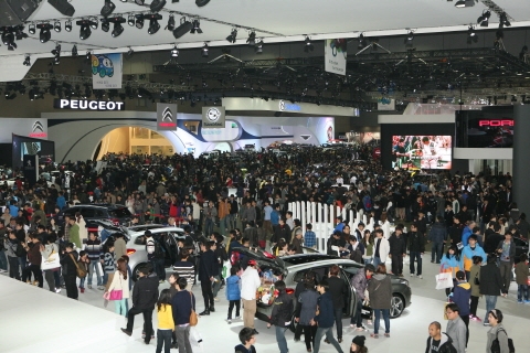 서울모터쇼, 사상 최대 관람객 방문…‘북새통’ 