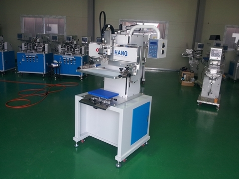 ㈜효창기계, 고품질 실크인쇄기 ‘인기’