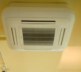 시내버스 무더위에 에어컨 가동 안해?