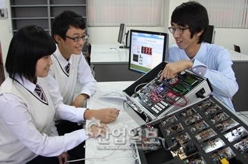 [FIELD REPORT]자동차 분야 세계 명장을 꿈꾸는 아이들