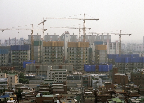 건설수주액, 날개없는 추락 14개월째 이어져