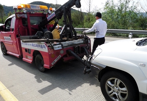 고속도로 달리다 갑자기 차가 서버린다면?