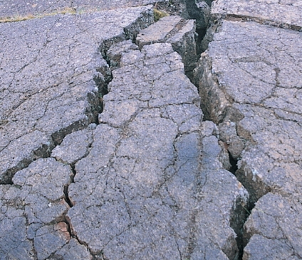 “외벽 균열, 0.3㎜ 이상이면 하자”